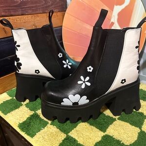 Come Together Chunky Platform Ankle Boots!